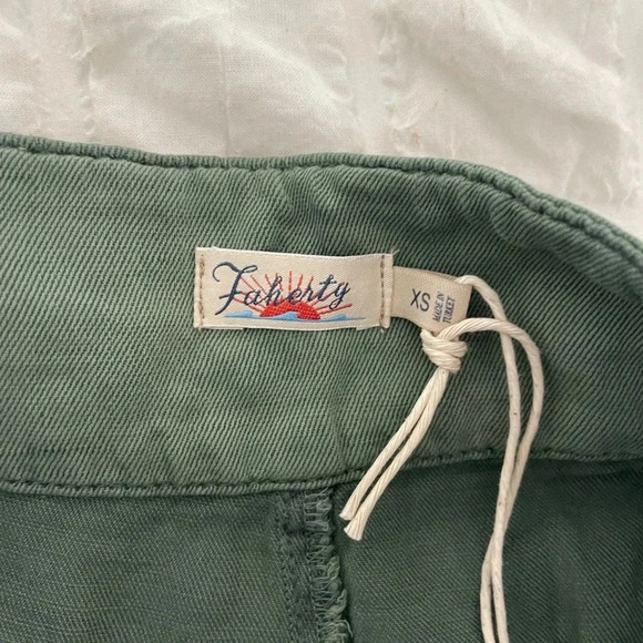 Faherty Arlie green front waist tie shorts - Picture 4 of 10